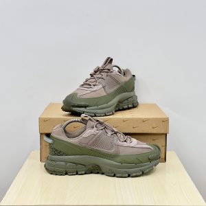 NIKE ZOOM VOMERO 5 “MEDIUM OLIVE”
